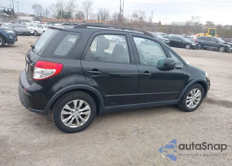 2013 Suzuki Sx4 Premium z USA, uszkodzony, nr VIN JS2YB5A38D6101881